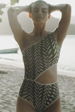 Load image into Gallery viewer, Vita Raisa Green One Piece