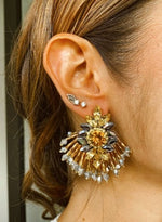 Load image into Gallery viewer, Golden Flower Earrings