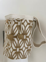 Load image into Gallery viewer, Majayura Mochila - Nude/Gold