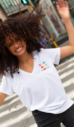 Load image into Gallery viewer, Sin love no hay paradise v-neck Embroidered t-shirt