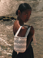 Load image into Gallery viewer, Caribeña Wayuu Silver Mochila