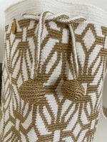 Load image into Gallery viewer, Majayura Mochila - Nude/Gold