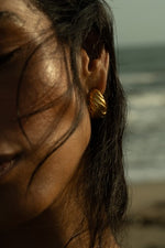 Load image into Gallery viewer, Amara Earrings

