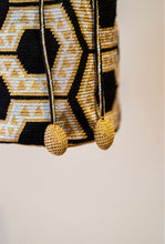 Load image into Gallery viewer, Catira Mochila - Black
