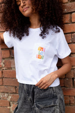 Load image into Gallery viewer, Ama la vida Embroidered t-shirt
