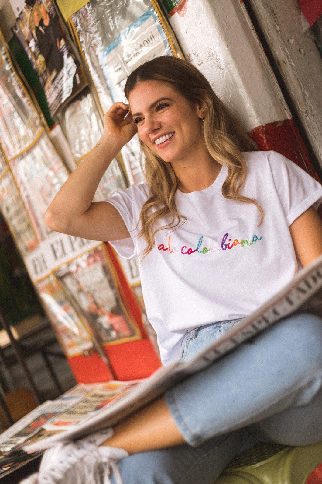 A la Colombiana Embroidered t-shirt