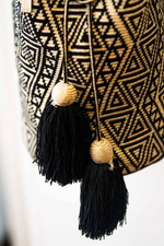 Load image into Gallery viewer, Are Wayuu Mochila - Black/Gold