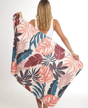 Load image into Gallery viewer, Microfiber towel

