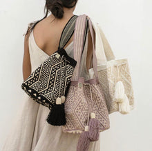 Load image into Gallery viewer, Are Wayuu Mochila - Pale Rose
